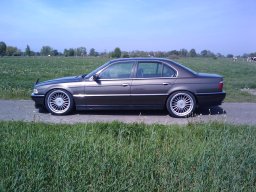 BMW E38 740i